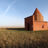 «Әйелімді ернінен сүйіп ұшықтады»: Діни басқарма молданың ерсі іс-әрекетіне қатысты пікір білдірді (ВИДЕО)