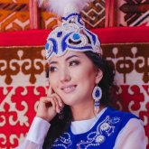 «Не болып барамыз?»: Айтыскер ақын Сара Тоқтамысова гендер-пати жасайтындарға шүйлікті