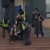 Өскеменде жеті полицей ДЦП-ға шалдыққан ер азаматты әкімдіктен қуып шықты