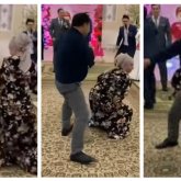 «Ішіне жын кіріп кеткен»: бөксесін қимылдатып билеген орамалды әйел жұрттың ашуын тудырды (ВИДЕО)