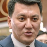 «Елбасының тарихи рөлі Конституцияда бөлек бекітуді қажет етпейді» – Ерлан Қарин