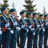 Тоқаев «Отан Ана» монументіне гүл шоғын қойды