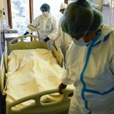 «Дәрігерлер ішін қатты басып, көкбауырын жарып жіберген»: Атырауда жаңа босанған әйел қайтыс болды