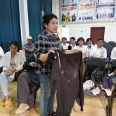 «Шашын құйқасымен бірге жұлып алды»: Ақтөбелік ана ит талаған қызының киімдерін көрсетті (фото)