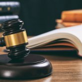 Орал тұрғыны әкімдікті сотқа беріп, 100 мың теңге өндіріп алды