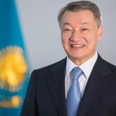 «2 млн теңгеден асады»: Даниал Ахметов басқа әкімдерден жоғары айлық алатынын айтып мақтанды