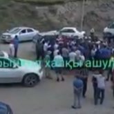 Райымбек және Кеген халқы наразылыққа шығып, жолды жапты