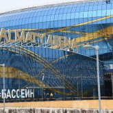 Алматыдағы шу: Мұз айдындар спортшылардың емес, әншілердің ордасына айналған