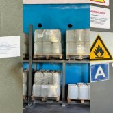 Алматыда 320 тонна химиялық реактив күзет дабылы жоқ, терезесіне тор да орнатылмаған қоймаларда сақталған