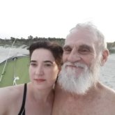 Өзінен 26 жас үлкен азаматқа тұрмысқа шыққан әйел зейнеткерден бала туудың пайдасын айтты