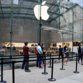 «Адамдарды аңдиды»: Apple сот алдында жауап береді