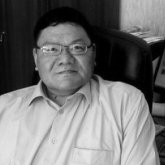 Бүгін белгілі жазушы Әуезхан Қодардың дүниеге келген күні