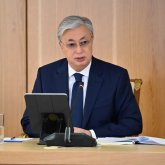 «Жұрт біліп отыр»: Тоқаев Астанада шешімін таппай келе жатқан мәселелер бар екенін айтты