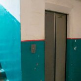 Павлодарда екі бала лифтіде қамалып қалды