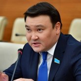 «Көптің көзінше айтайын...»: Мәжіліс депутаты министрлерге қатаң талап қойды (ВИДЕО)