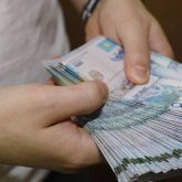 «Грантқа түсіріп беремін»: Ақтауда алаяқтар 100-ден астам ата-ананы сан соқтырған