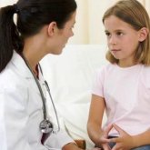 Алматыда 7 жасар қызды мұғалімдері ата-анасының рұқсатынсыз гинекологқа апарған