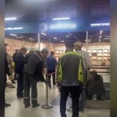 Қарағандыда үш жасар баланың қолы эскалаторға қысылып қалды