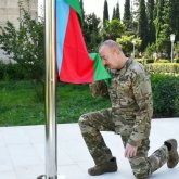 Ильхам Алиев Қарабақ жерінде Әзербайжан туын көтерді