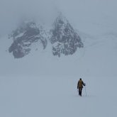 Алматыда қар көшкінінің астында қалған шаңғышының денесі табылды