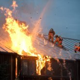 Ақмола облысында өртенген үйден анасы мен қызының денесі табылды