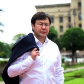 Бүгін - ақын Ақберен Елгезектің туған күні