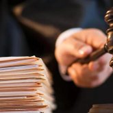 Қорқытып ақша алмақшы болған адвокат жазаланды