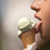 «Өңешпен қылқындыру»: Баланың тілі кеш шықса...