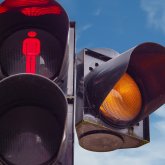 Астанада бағдаршамның сары түсіне өткен жүргізушілер 36 920 теңге айыппұл төлейді (ВИДЕО)