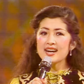 «Сахна үшін жаралған жансыз»: Мақпал Жүнісова 42 жыл бұрын түсірілген видеомен бөлісті