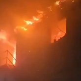 «500 шаршы метр аумақты шарпыған»: Астанада жатақхана өртенді