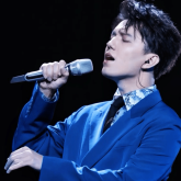 Димаш өзін әлемге әйгілі еткен француз әнін қайта орындады (ВИДЕО)