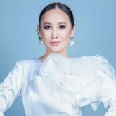 Гүлнұр Оразымбетова өнер жолындағы әріптестерімен бірге туған күнін тойлады