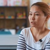 «Бала-шағаммен мазарда түнедім»: «Бірақ» бағдарламасында жылап қалған әйел шындығын айтты