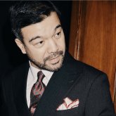 Танымал актер ерлердің әйелдерге неліктен сексуалды зорлық жасайтынын айтты (ВИДЕО)