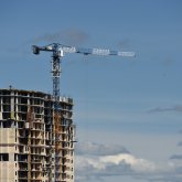 Астанада жұмысшы краннан құлап, қаза тапты  (ВИДЕО)