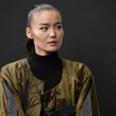 «Ұлымды емдетуге 30 мың доллар қажет»: Дипломат күйеуінен таяқ жеген Карина Мамаш алғаш рет сұхбат берді