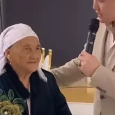 «Екі келінім де нервыма тиеді»: 85 жастағы әжейдің сөзі елді елең еткізді (ВИДЕО)