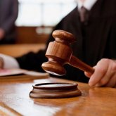 Орал тұрғыны туған қызын сотқа берді