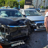 «6250 теңге»: Жол апатына түскен депутат Яндекс такси берген өтемақыға шағымданды