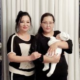 «Жұлдыздың ата-анасын аузына алмайды»: Гүлзира Айдарбекова құдағиын жер-көкке сыйғызбай мақтады