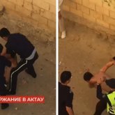 Ұрып-соғып, балағаттаған: Ақтауда полицейлердің ер адамды күштеп ұстаған видеосы тарады