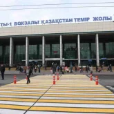 Билеттерді заңсыз cату ісіне байланысты Алматыда вокзал басшысы жұмыстан шеттетілді