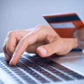 Белсенділер онлайн-кредитке тыйым салуға петиция жариялады. Оңай несие кімге қажет?