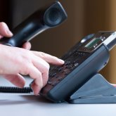 «Мені өлтірмек»: Ақтөбеде көмек сұраған әйелге немқұрайлы қараған диспетчер сотқа тартылды