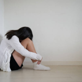 «Қасын алмаспен қырып тастаған»: Қырғызстанда 15 жасар қызды сексуалдық құлдықта ұстаған