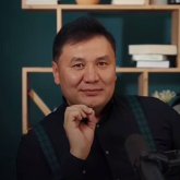 «Қызы ұзатылғанда кейбір аналар өтірік жылайды»: Белгілі асаба халықтан сөз естіді (ВИДЕО)