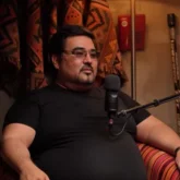 «Басымызға мылтық тақады»: Белгілі олигарх «Нұрлан мен Мұратты» қыспаққа алған