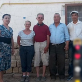 «Мақаттан Парижге»: қазақ зейнеткерлері Франциядағы достарына көлікпен барып келді (ВИДЕО)