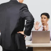 Петропавлда департамент басшысы қызметкеріне «ақымақ» дегені үшін жазаланды